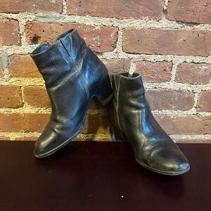 Saya Women's Black Leather Heeled Boots